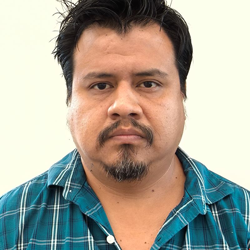 Dr.  Fernando Rosales Bravo
